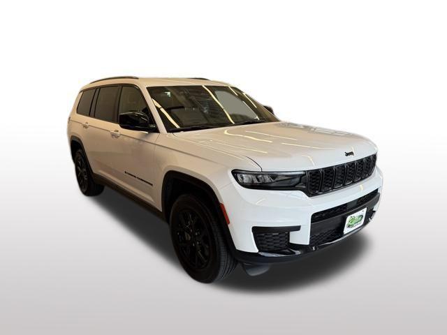 used 2024 Jeep Grand Cherokee L car, priced at $30,997