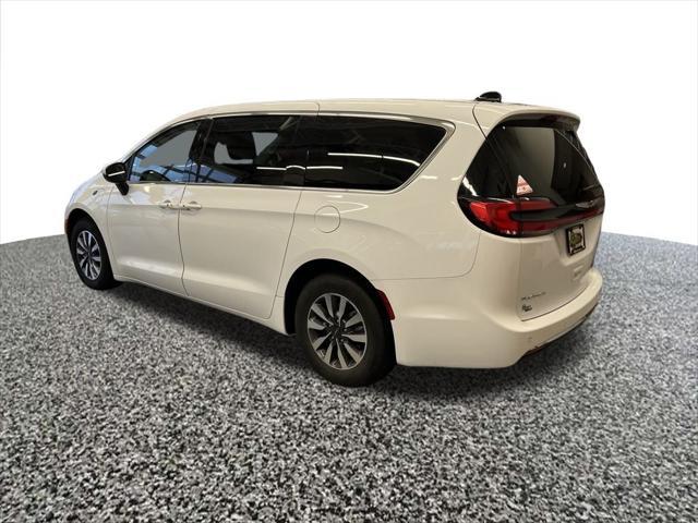 used 2023 Chrysler Pacifica Hybrid car, priced at $26,997