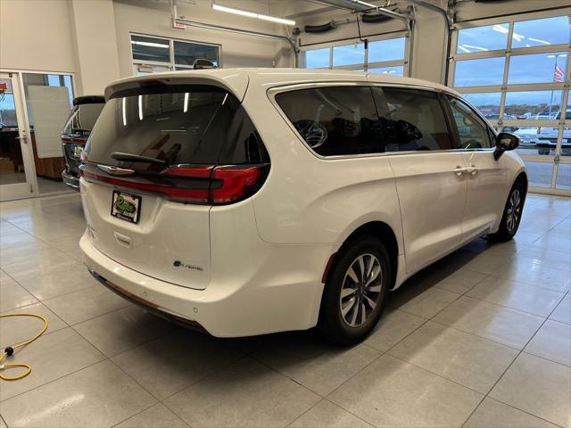 used 2023 Chrysler Pacifica Hybrid car, priced at $25,997