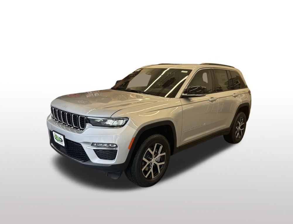 new 2025 Jeep Grand Cherokee car, priced at $45,270