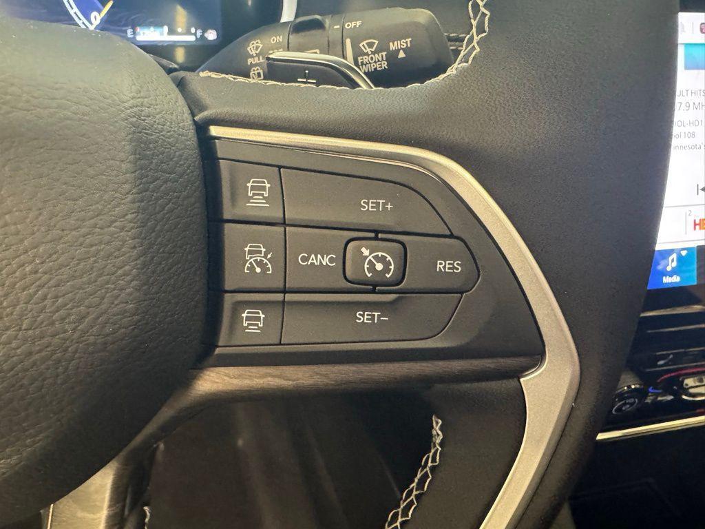 new 2025 Jeep Grand Cherokee car, priced at $45,270