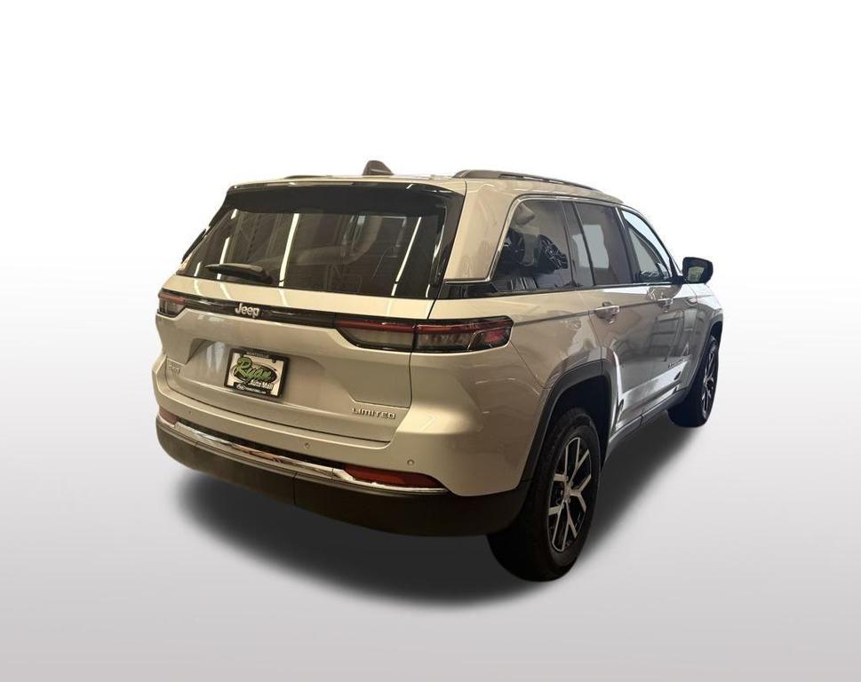 new 2025 Jeep Grand Cherokee car, priced at $45,270