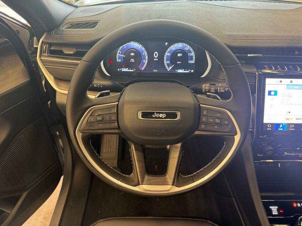 new 2025 Jeep Grand Cherokee car, priced at $45,270