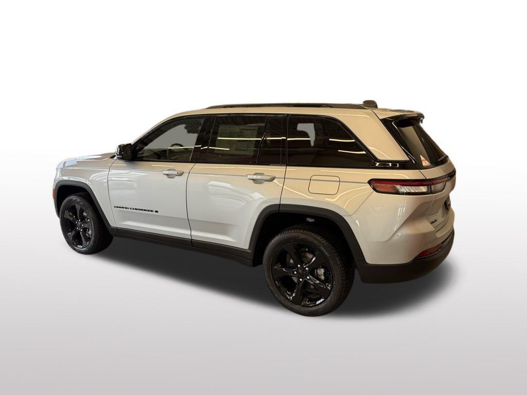 new 2025 Jeep Grand Cherokee car, priced at $50,472