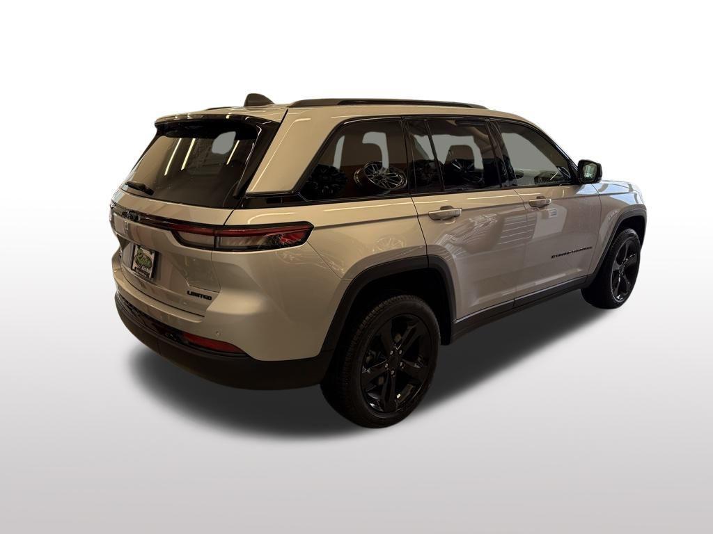 new 2025 Jeep Grand Cherokee car, priced at $50,472
