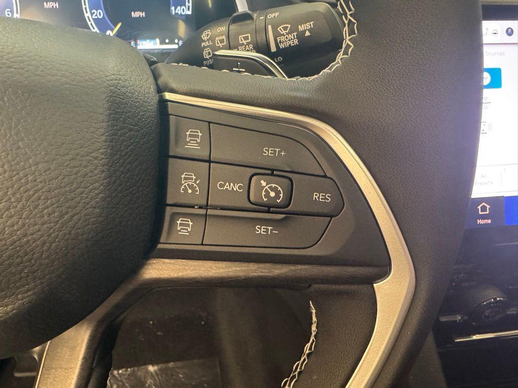 new 2025 Jeep Grand Cherokee car, priced at $49,918