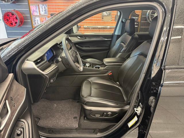used 2024 Jeep Grand Cherokee car, priced at $37,997