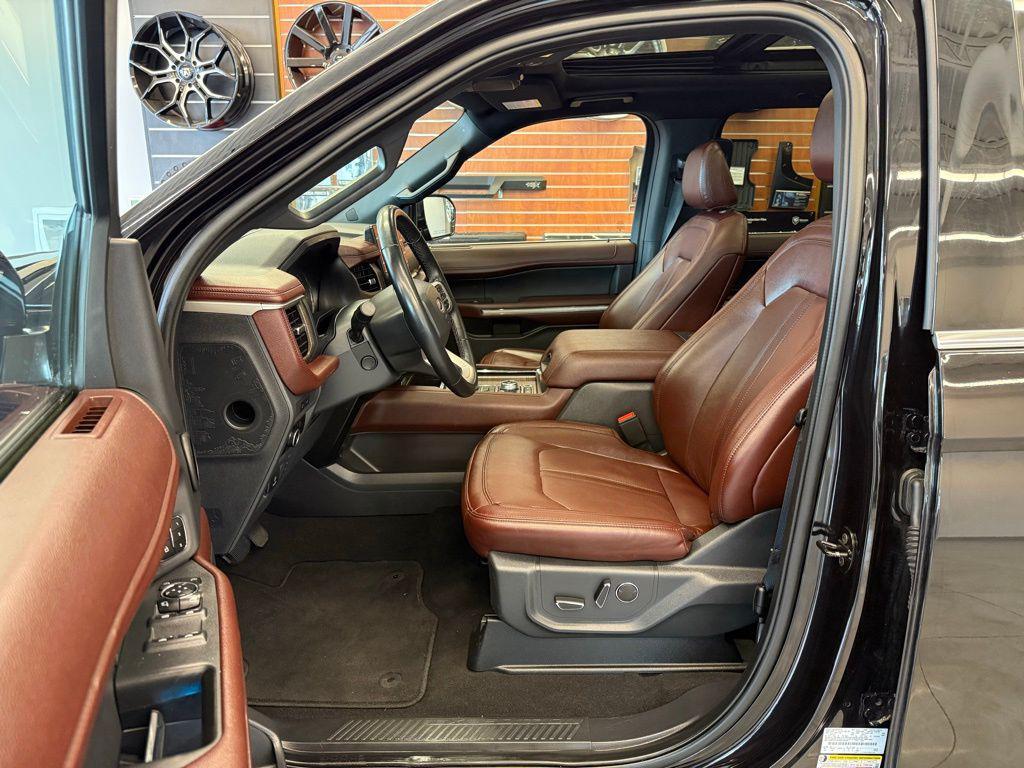 used 2024 Ford Expedition car, priced at $49,299