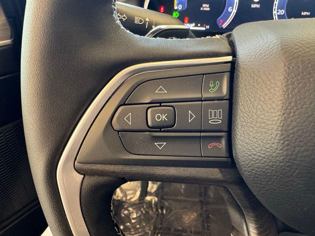 new 2025 Jeep Grand Cherokee car, priced at $44,077