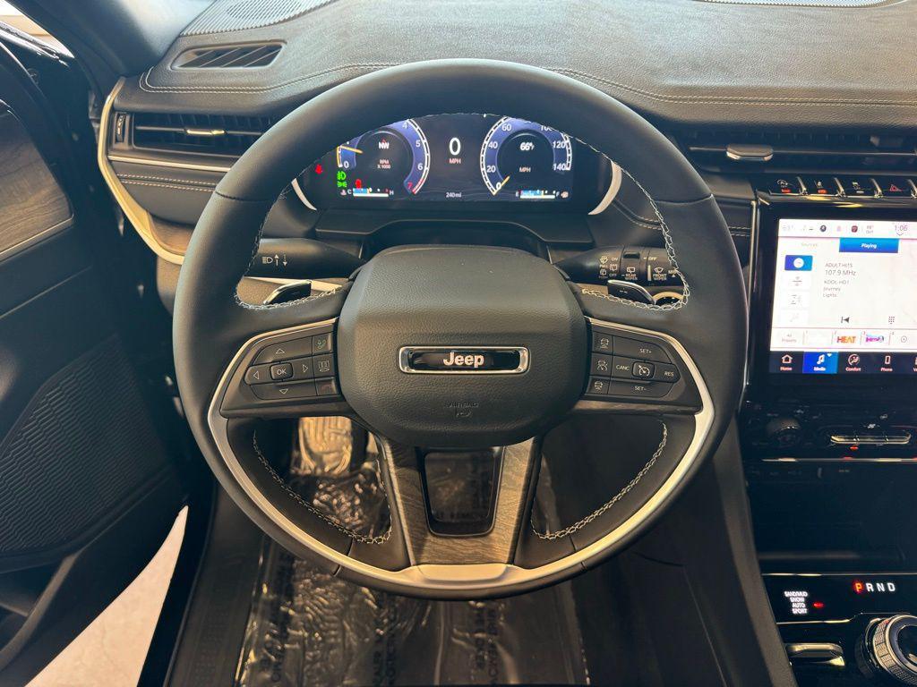 new 2025 Jeep Grand Cherokee car, priced at $44,077