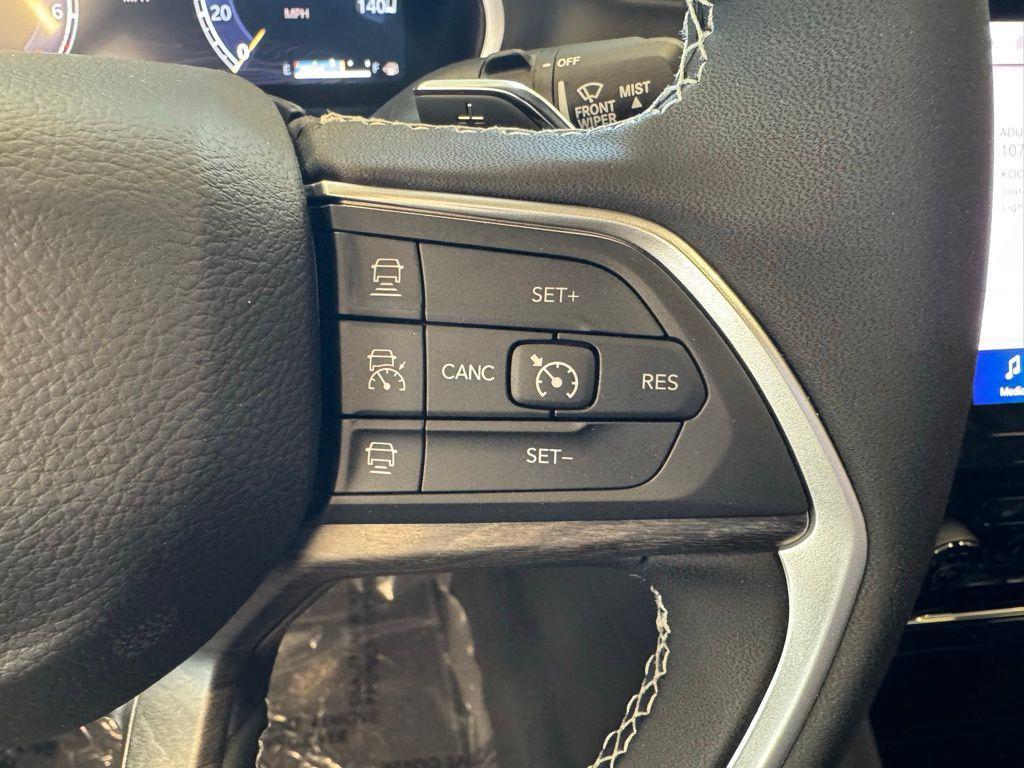 new 2025 Jeep Grand Cherokee car, priced at $44,077