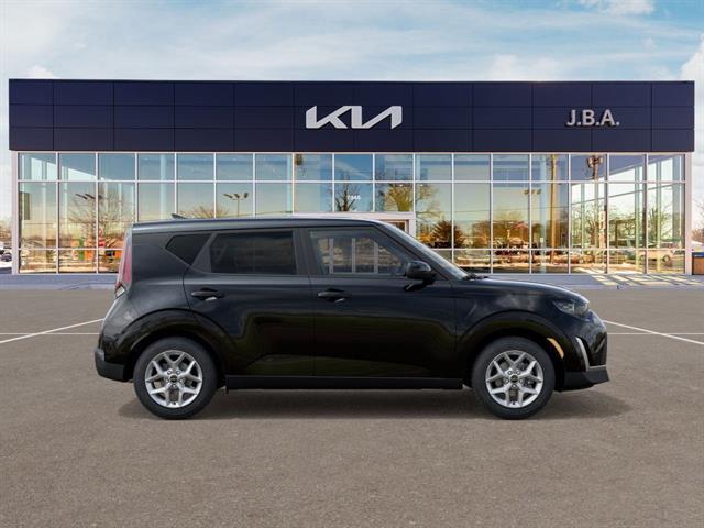 new 2025 Kia Soul car, priced at $22,016