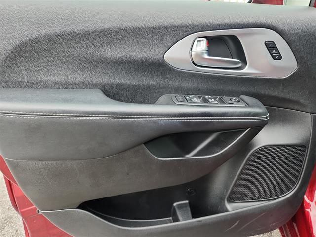 used 2020 Chrysler Pacifica car, priced at $32,997