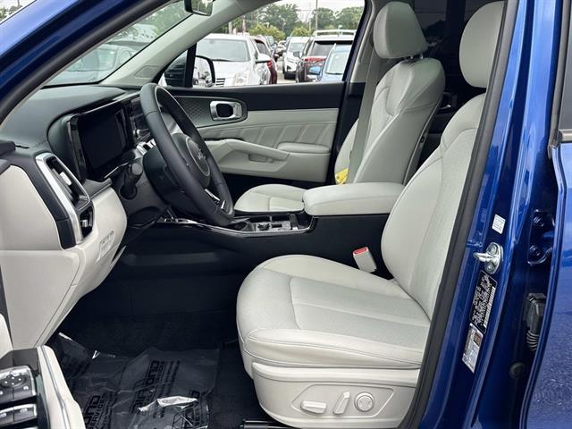 used 2023 Kia Sorento car, priced at $32,497