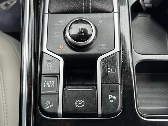 used 2023 Kia Sorento car, priced at $32,497