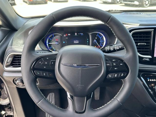 used 2023 Chrysler Pacifica Hybrid car, priced at $29,997