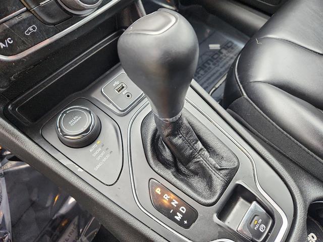 used 2019 Jeep Cherokee car, priced at $13,497