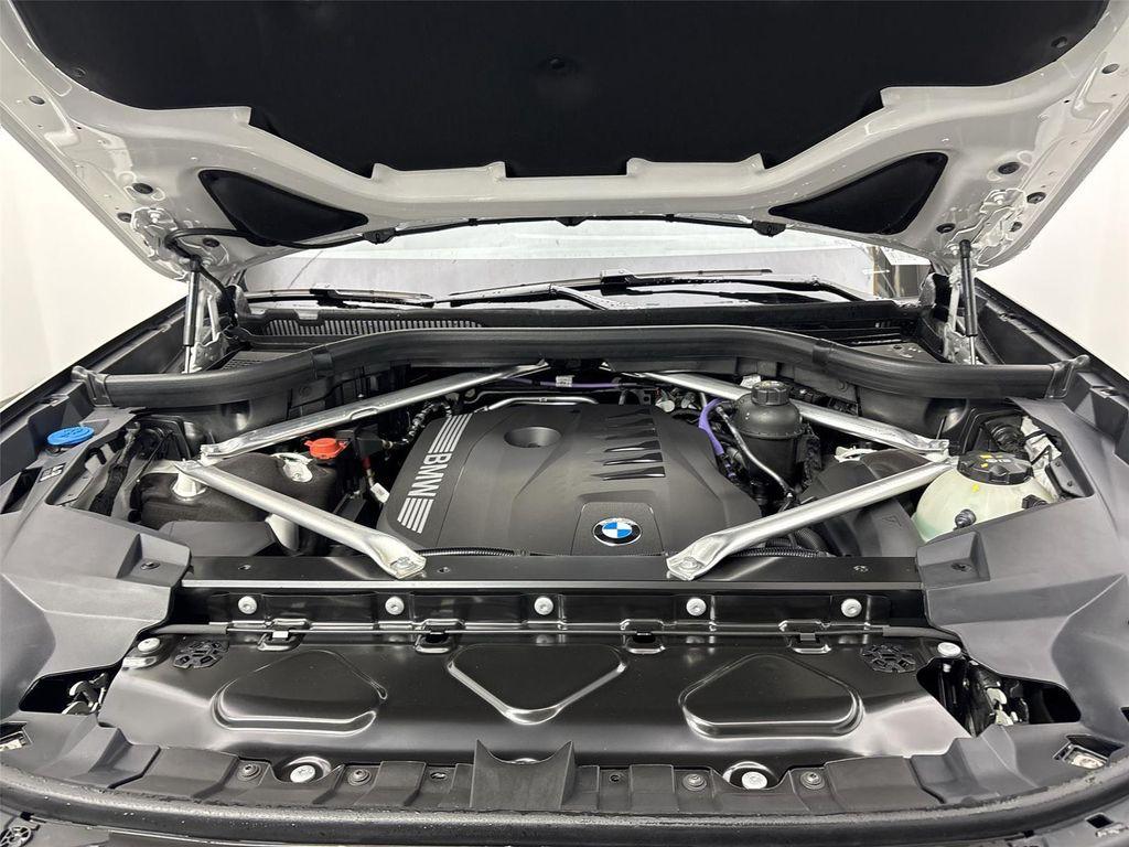 new 2026 BMW X7 car, priced at $93,090