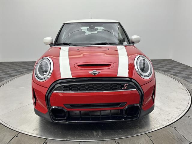 used 2022 MINI Hardtop car, priced at $26,497