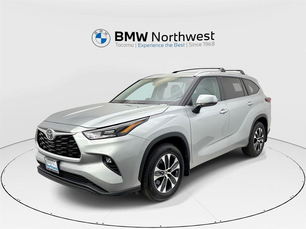 used 2024 Toyota Highlander car, priced at $41,797