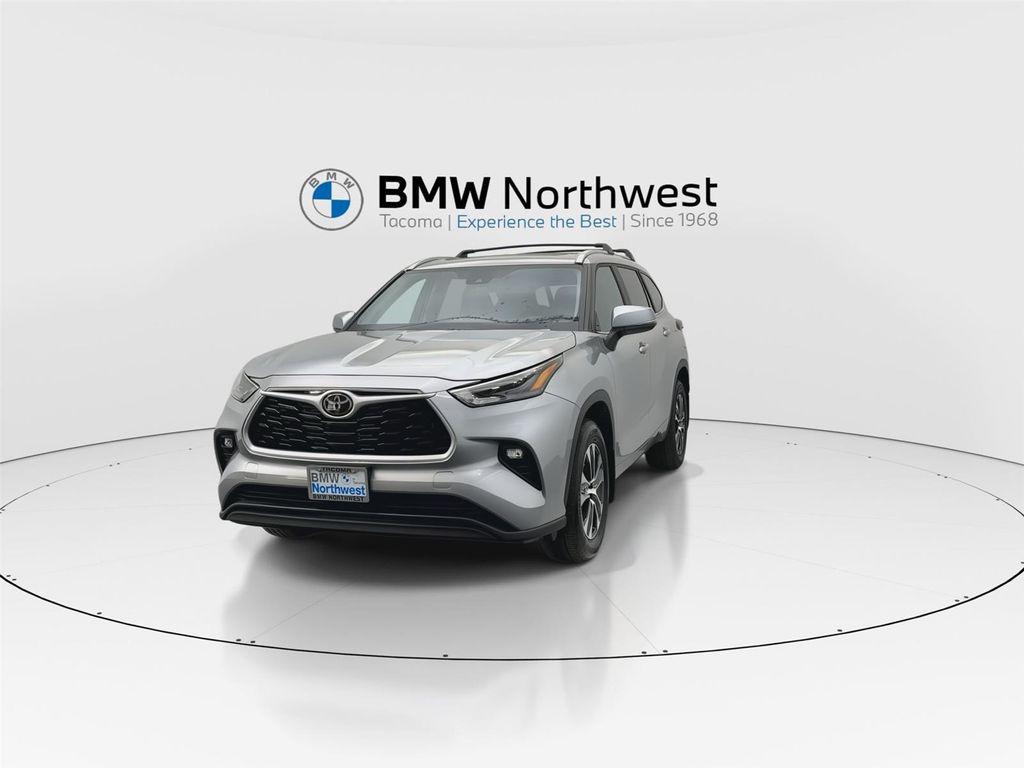 used 2024 Toyota Highlander car, priced at $41,797