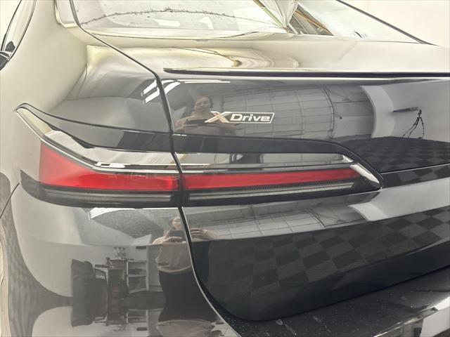 new 2025 BMW 760 car, priced at $131,175