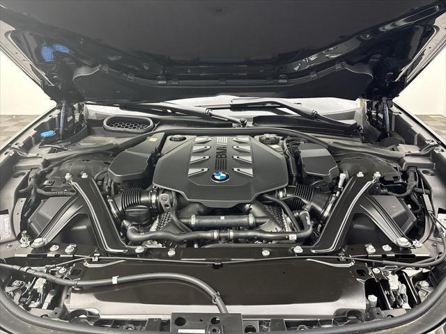new 2025 BMW 760 car, priced at $131,175
