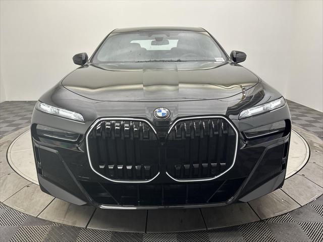 new 2025 BMW 760 car, priced at $131,175