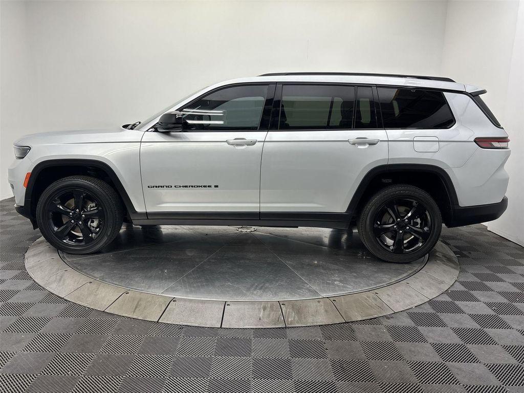 used 2022 Jeep Grand Cherokee L car, priced at $29,797