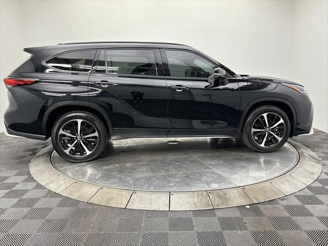 used 2022 Toyota Highlander car, priced at $42,497