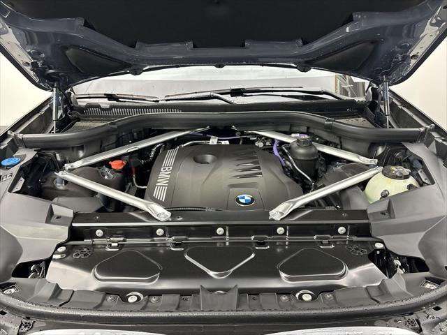 new 2025 BMW X7 car, priced at $89,070