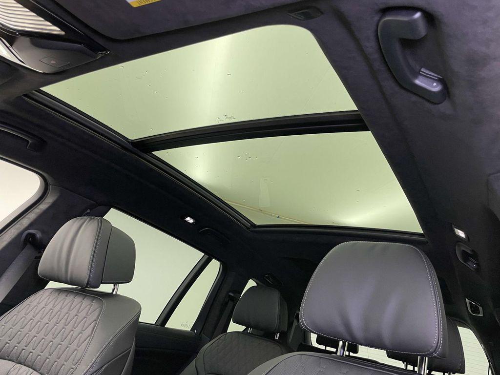 new 2026 BMW X7 car, priced at $123,925