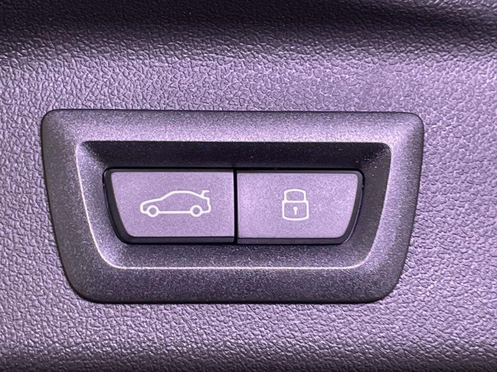 new 2026 BMW X7 car, priced at $123,925