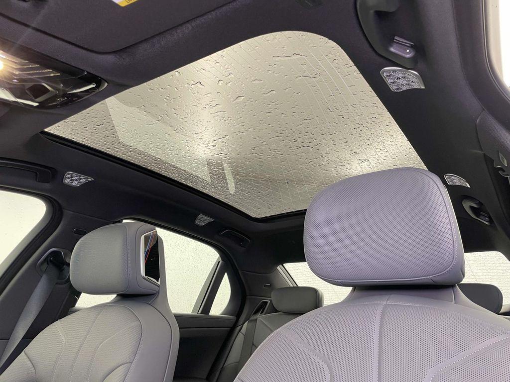 new 2025 BMW 760 car, priced at $137,270