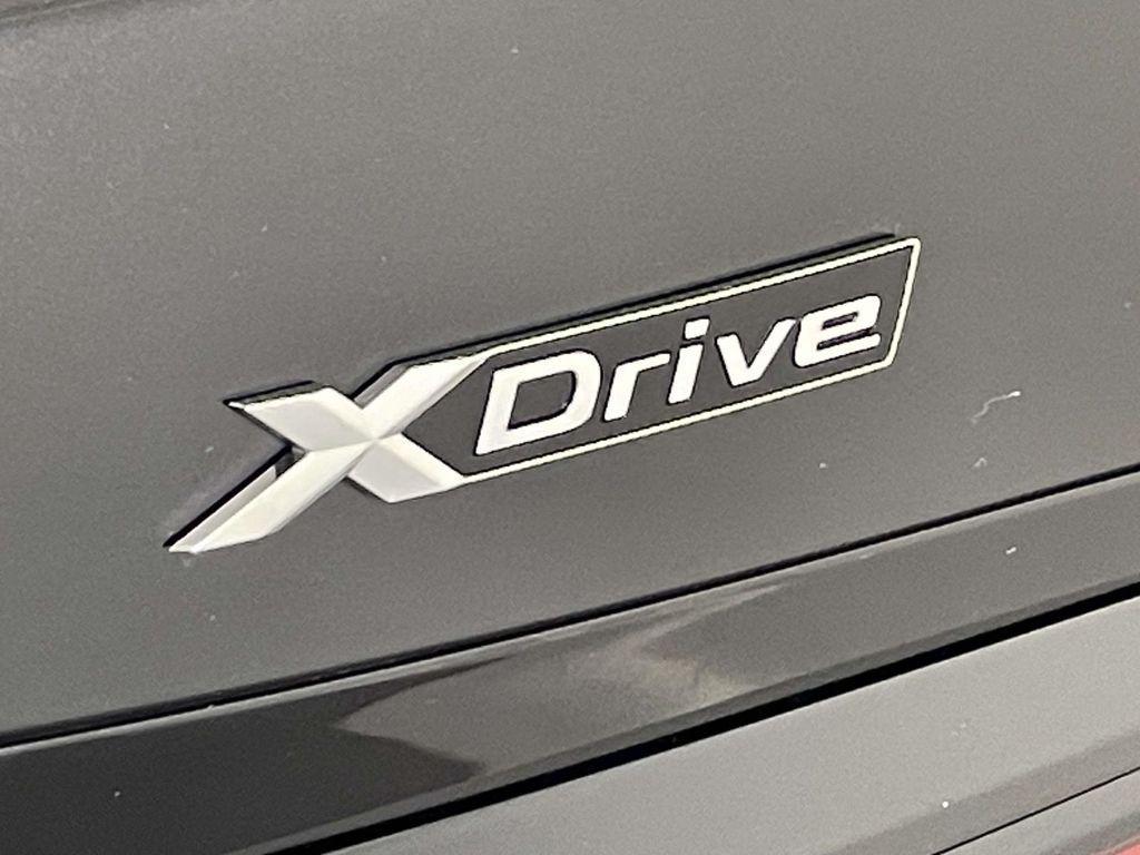 new 2025 BMW 760 car, priced at $127,925