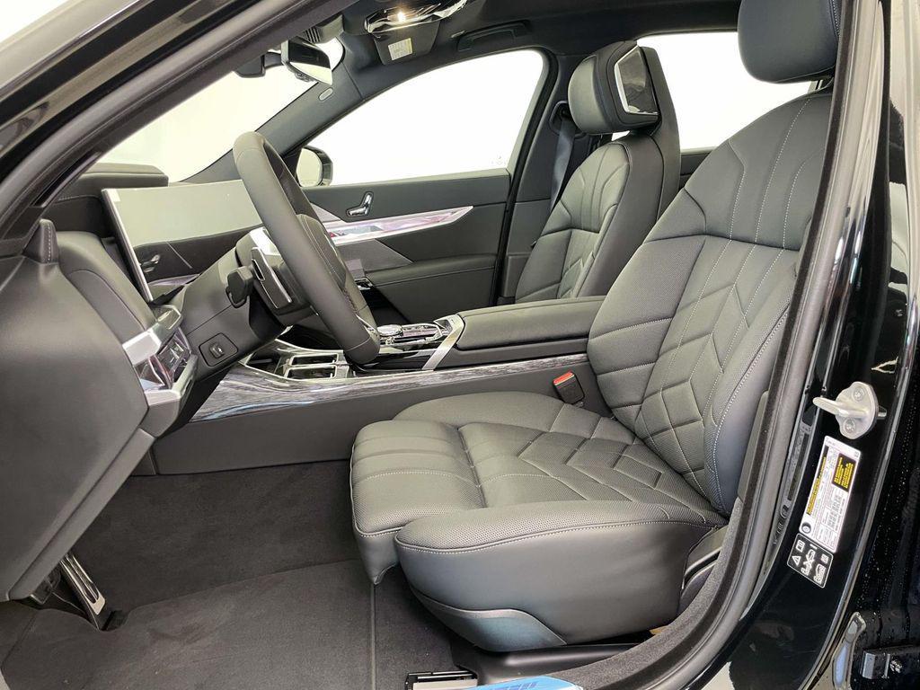 new 2025 BMW 760 car, priced at $127,925