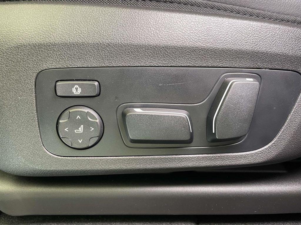 new 2025 BMW X4 car, priced at $75,025