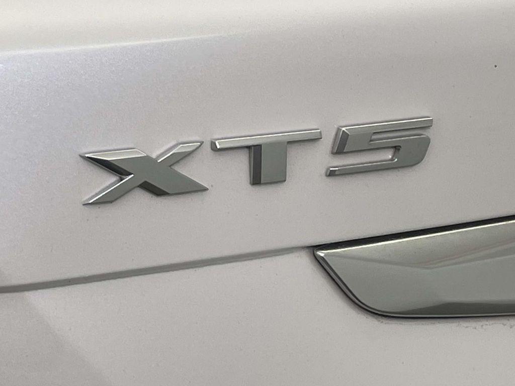 used 2021 Cadillac XT5 car, priced at $22,000