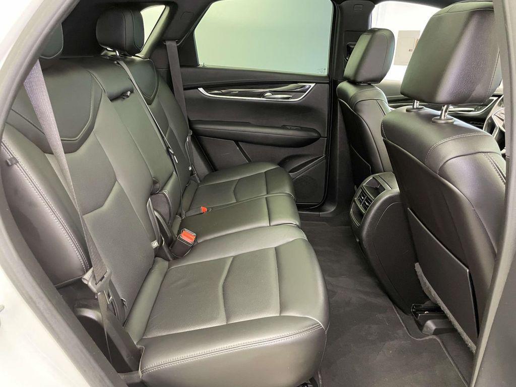 used 2021 Cadillac XT5 car, priced at $22,000