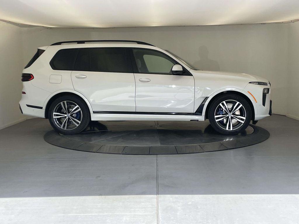new 2026 BMW X7 car, priced at $100,175