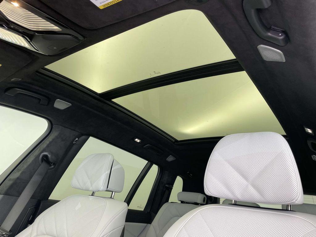 new 2026 BMW X7 car, priced at $100,175