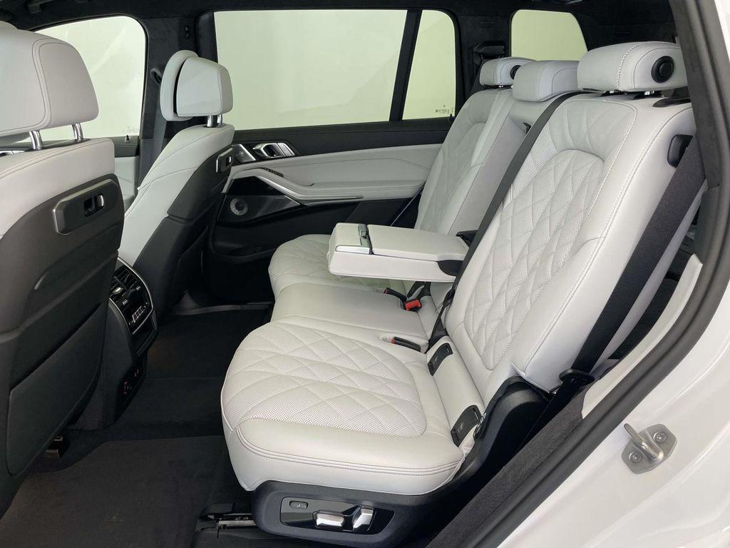 new 2026 BMW X7 car, priced at $100,175