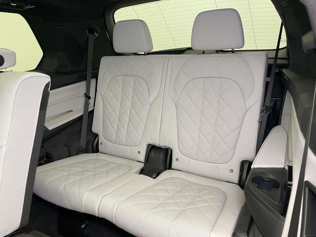 new 2026 BMW X7 car, priced at $100,175