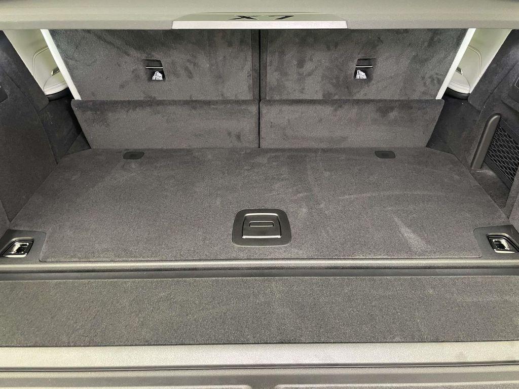 new 2026 BMW X7 car, priced at $100,175