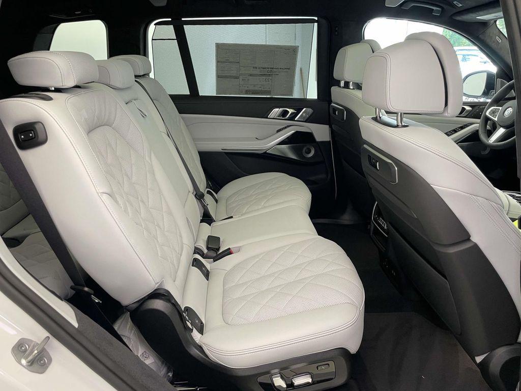new 2026 BMW X7 car, priced at $100,175