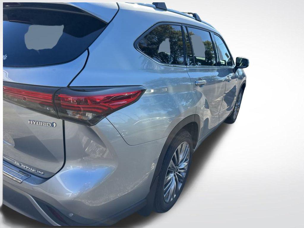 used 2021 Toyota Highlander Hybrid car, priced at $34,750