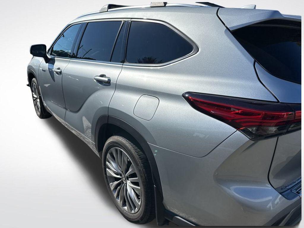 used 2021 Toyota Highlander Hybrid car, priced at $34,750