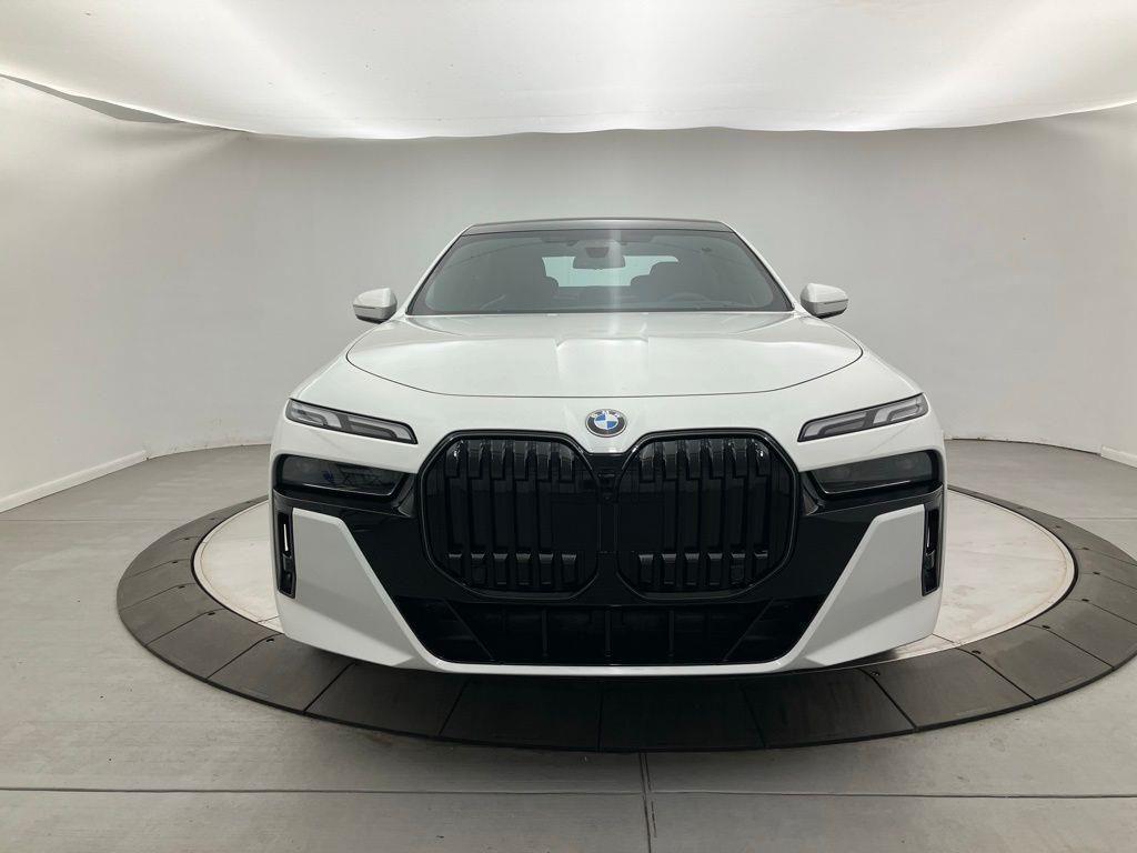 new 2025 BMW 760 car, priced at $133,315
