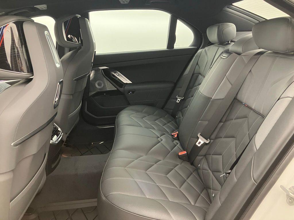 new 2025 BMW 760 car, priced at $133,315