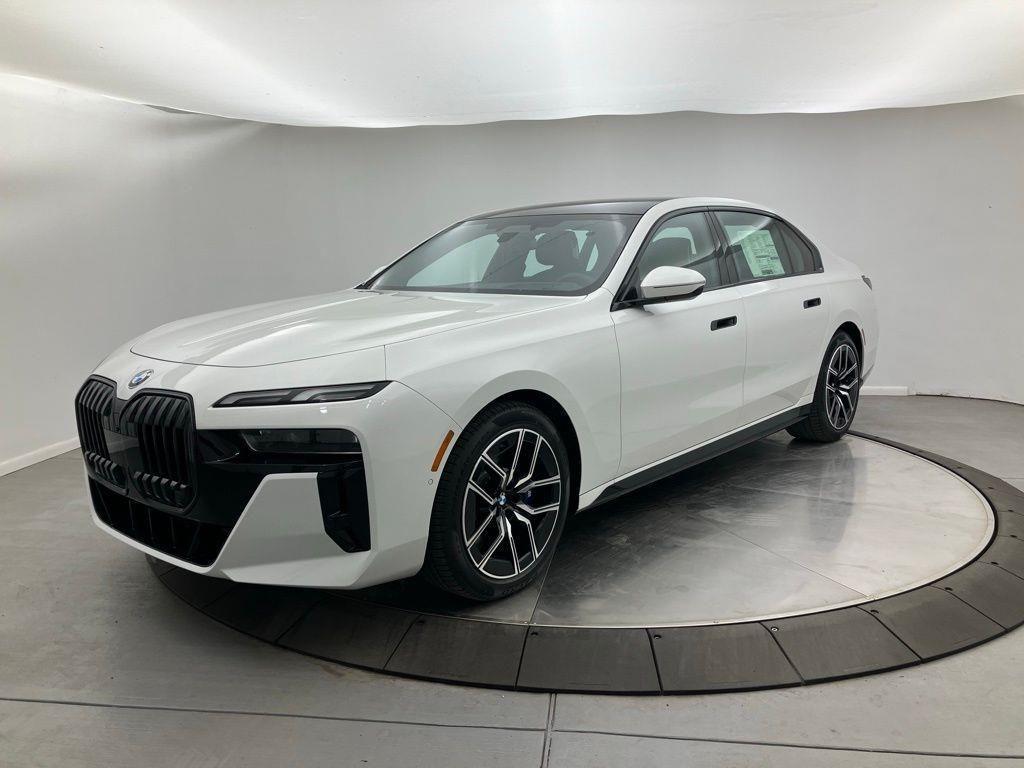 new 2025 BMW 760 car, priced at $133,315